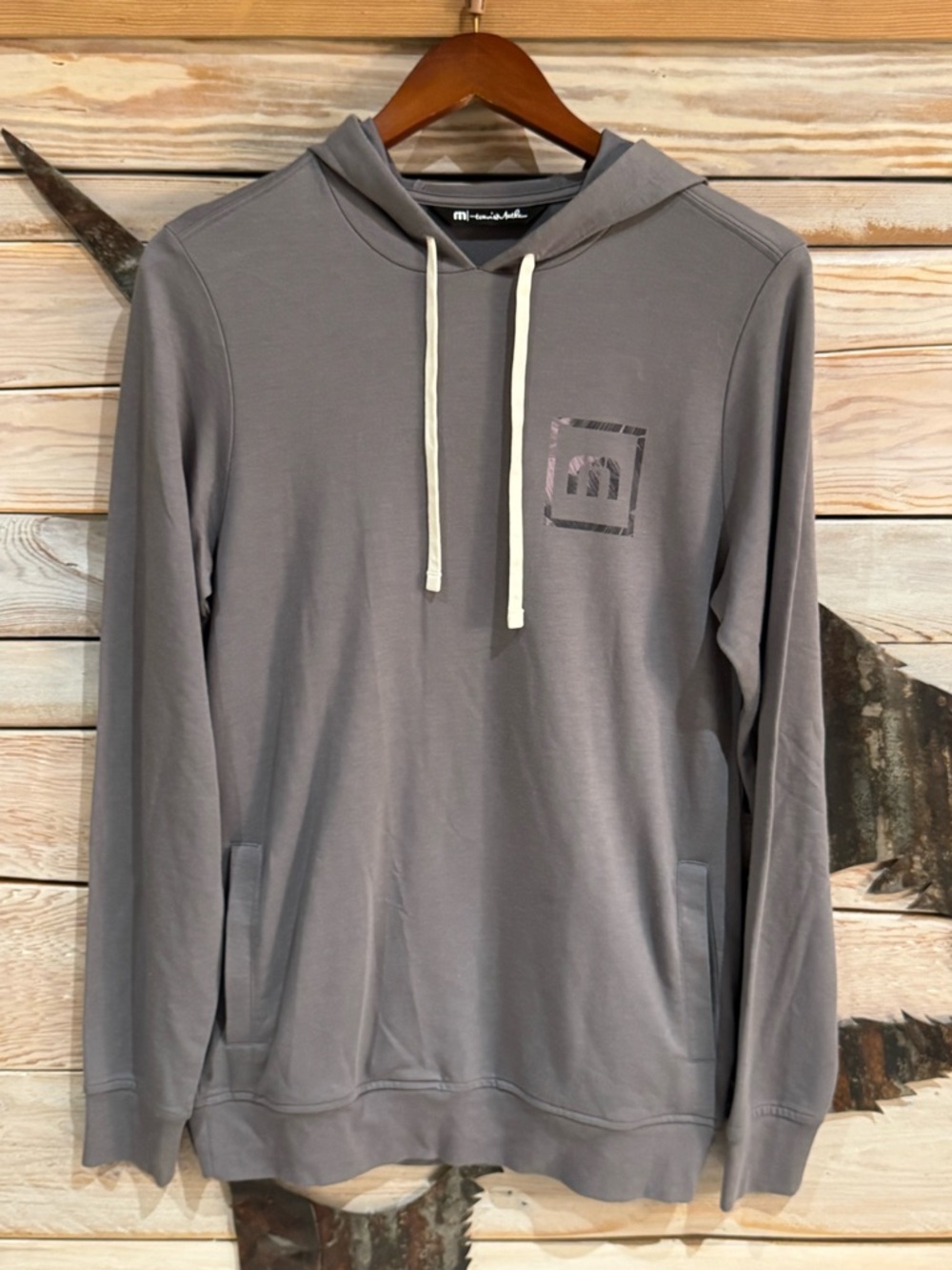 Travis Mathew Men's Gray Hooded Long-Sleeve Lightweight Pullover